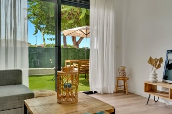 Moderna joya en Jávea, 2 dorm, piscina, garaje y terraza
