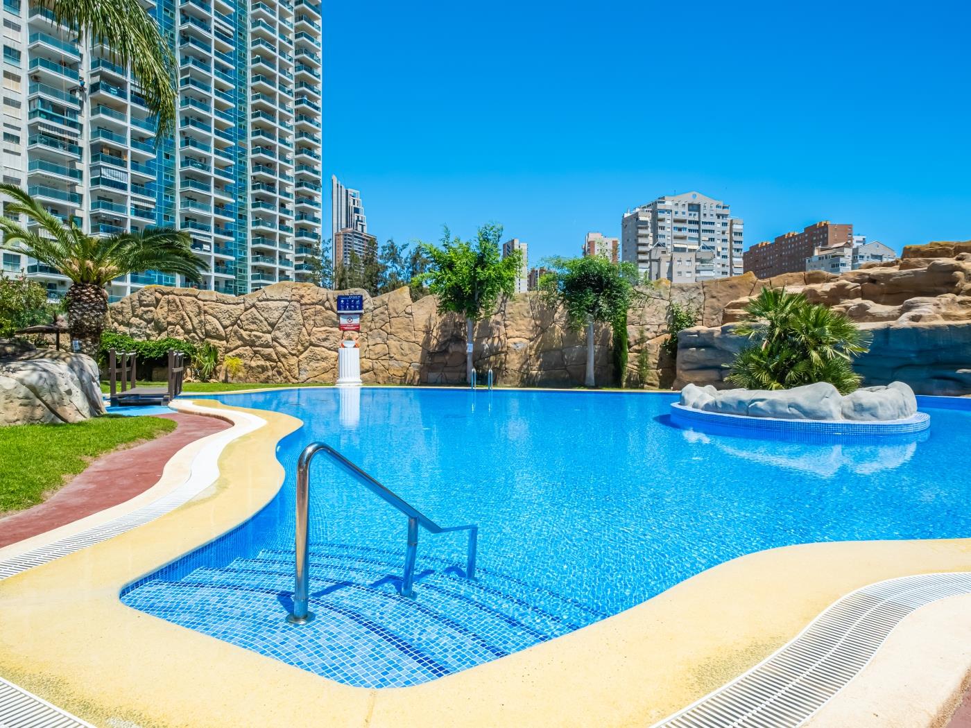 Views of Paradise: Sun, Terrace, and Pool · Villajoyosa