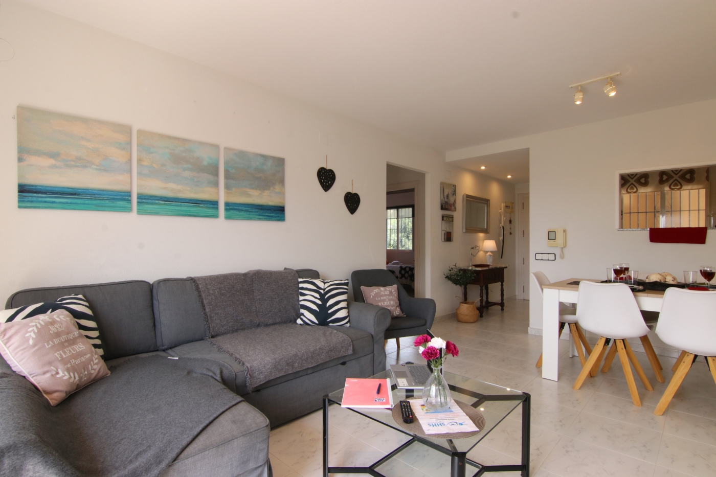 Altaia, vida costera con piscina y parking